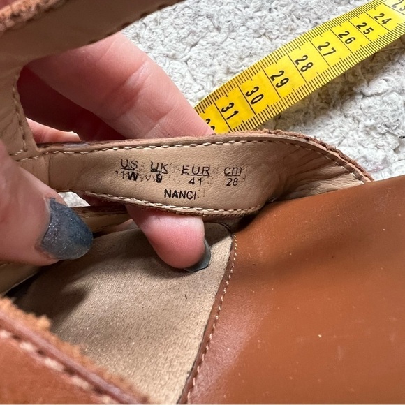 Naturlizer Women's Brown Leather Gladiator Style Velcro Adjustable Ankle Sandals - Picture 11 of 12